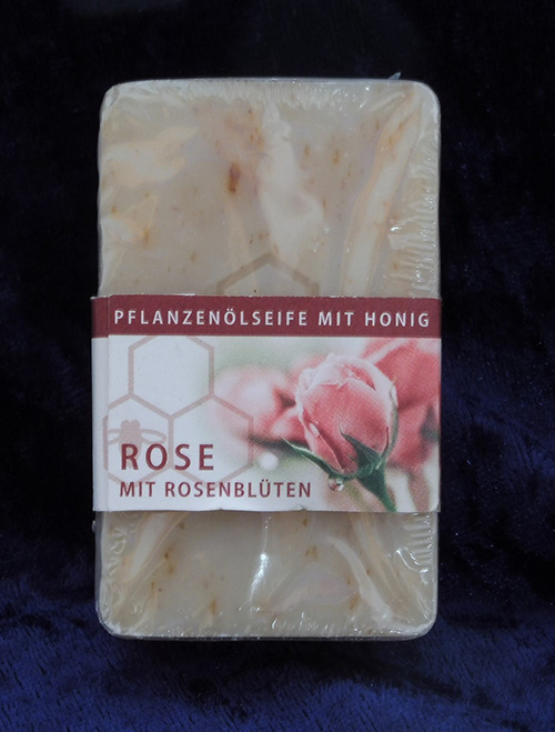 Rose mit Rosenblüten